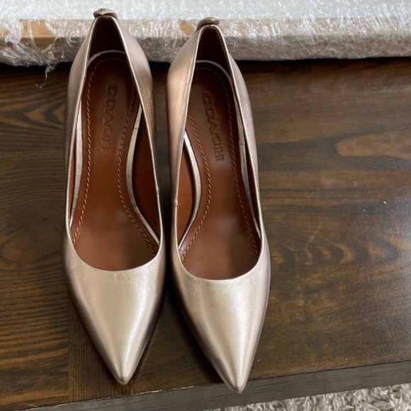 coach heel - Picture 1 of 3